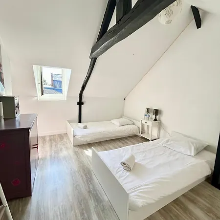 펜션 Charmante Maison Au Coeur De *